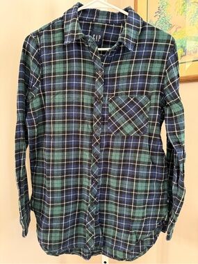 Gap Relaxed Fit Flannel Shirt. NWT. Size XS